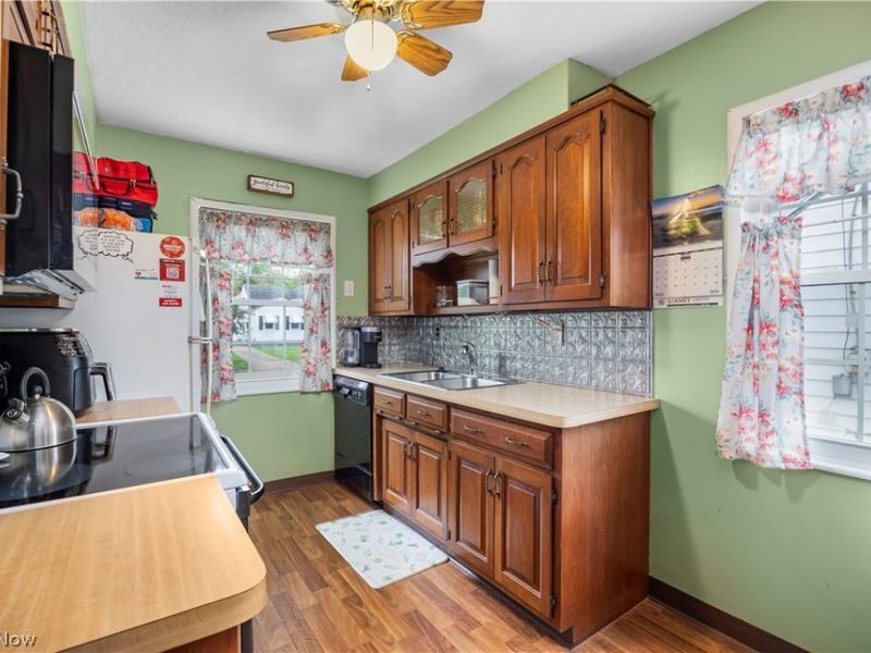 610 Princeton Avenue, Elyria, OH 44035 Photo 11
