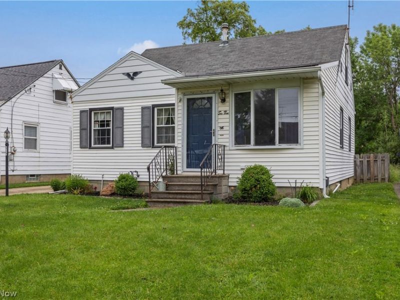 610 Princeton Avenue, Elyria, OH 44035 Photo 3