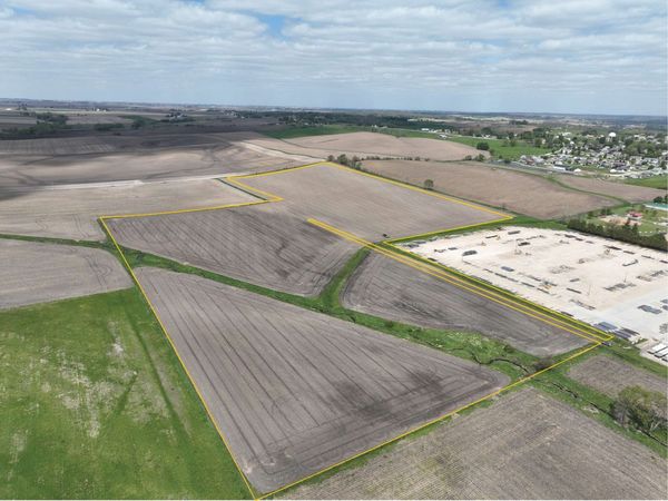 Cedar St. , Monticello, IA 52310