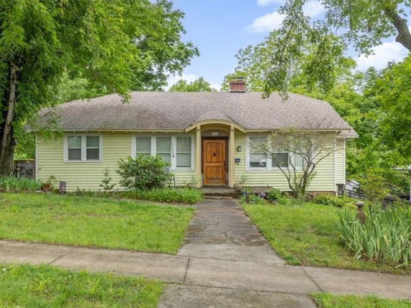 511 N Forest Avenue , Fayetteville, AR 72701