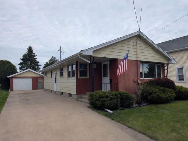 736 W 8TH AVENUE, Oshkosh, WI 54902