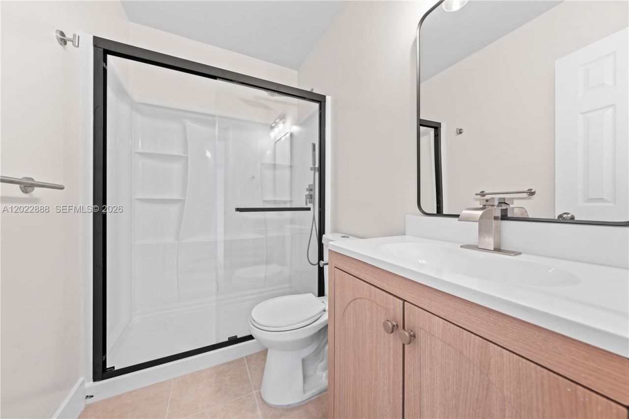 1300 Lincoln Rd , Unit D204, Miami Beach, FL 33139 Photo