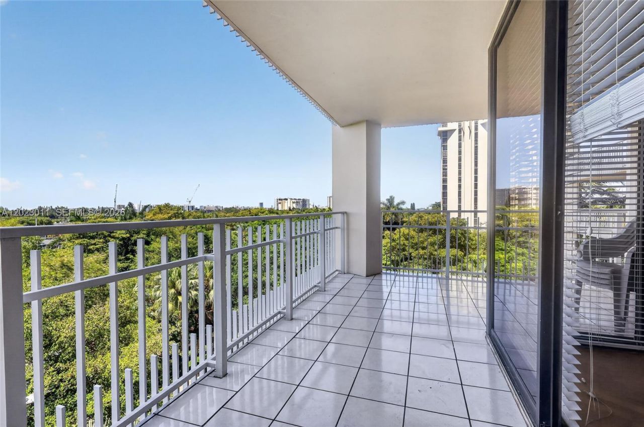 2000 Towerside Ter, Unit 709, Miami, FL 33138 Photo