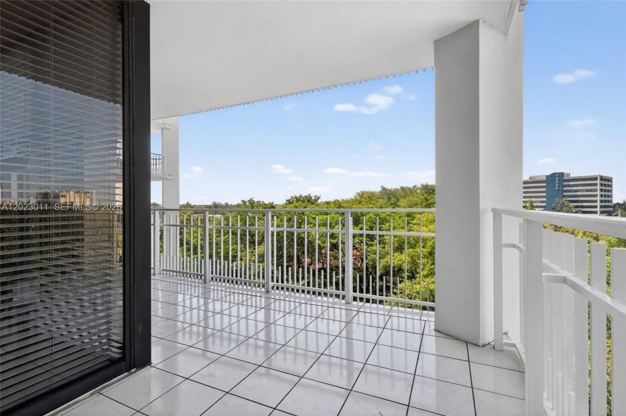 2000 Towerside Ter, Unit 709, Miami, FL 33138 Photo