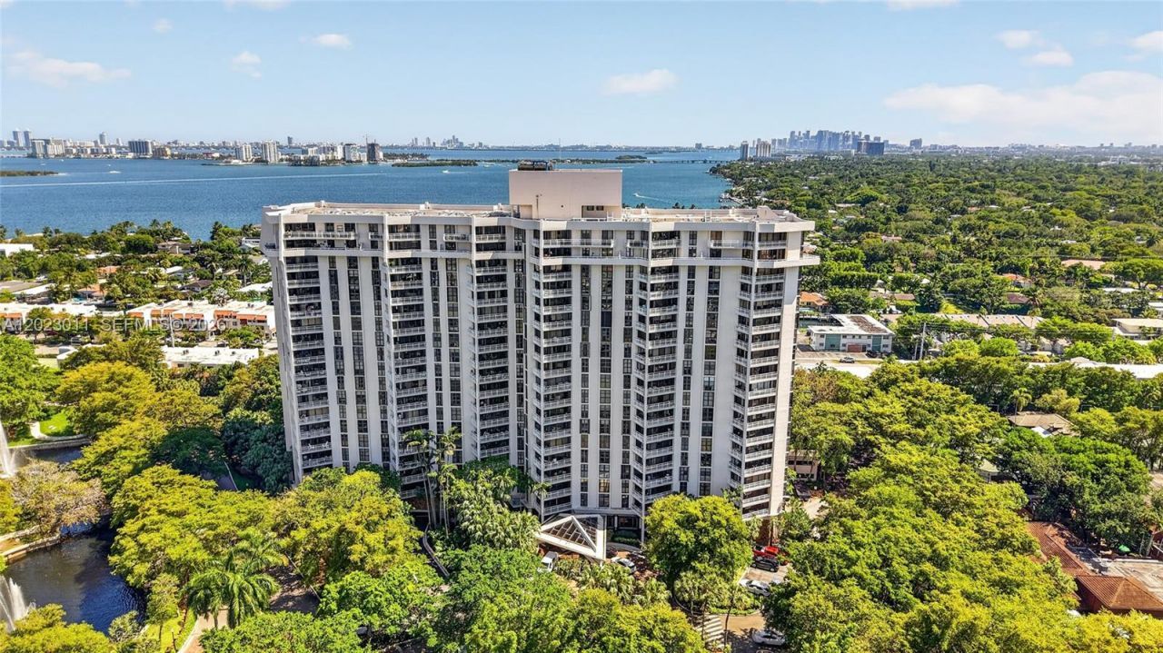 2000 Towerside Ter, Unit 709, Miami, FL 33138 Photo