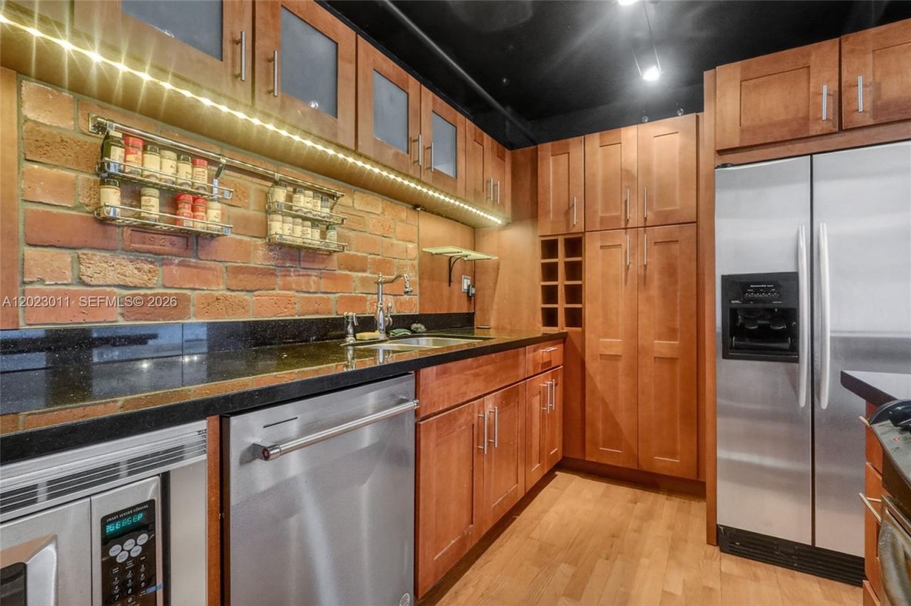2000 Towerside Ter, Unit 709, Miami, FL 33138 Photo