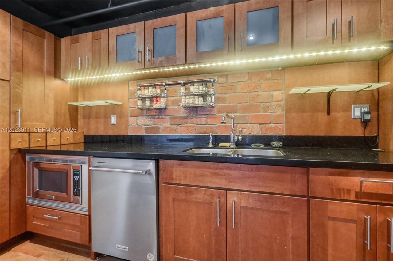 2000 Towerside Ter, Unit 709, Miami, FL 33138 Photo