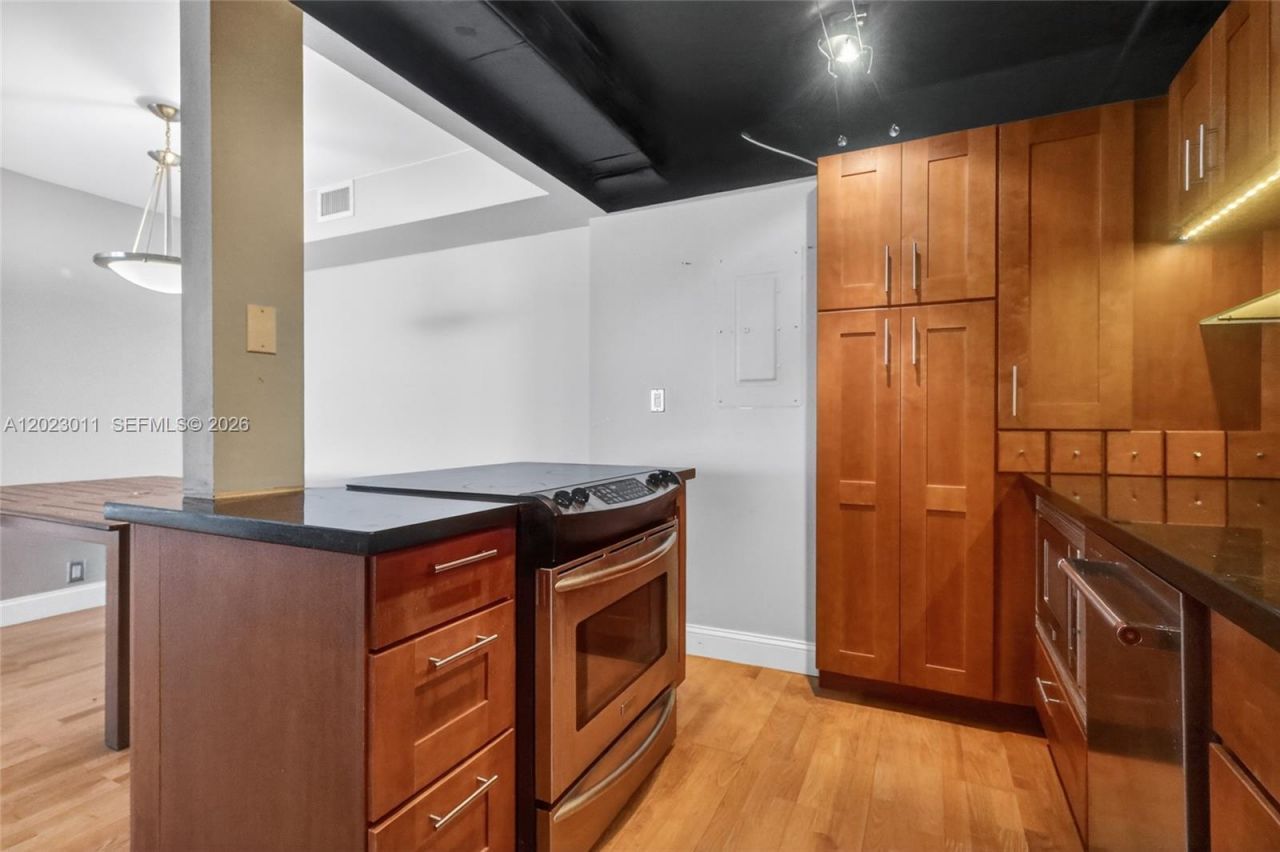 2000 Towerside Ter, Unit 709, Miami, FL 33138 Photo