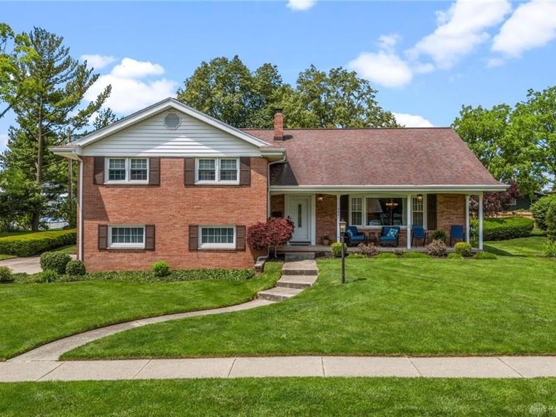 994 Meadow Lane, Xenia, OH 45385 Photo 1