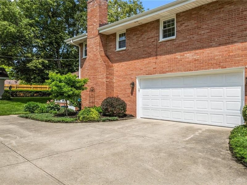 994 Meadow Lane, Xenia, OH 45385 Photo 3