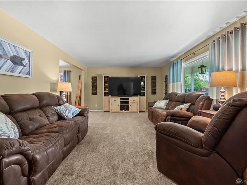 994 Meadow Lane, Xenia, OH 45385 Photo 6