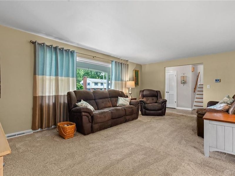 994 Meadow Lane, Xenia, OH 45385 Photo 8