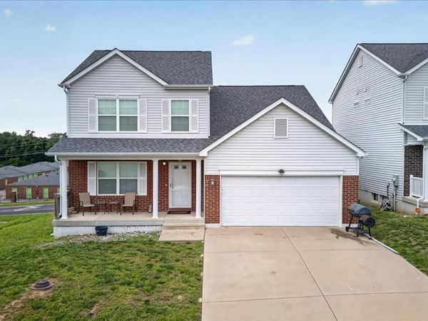 63 Robinson circle, St Louis, MO 63136