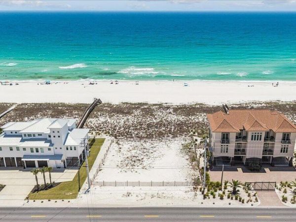 8079 Gulf Boulevard, Navarre, FL 00000