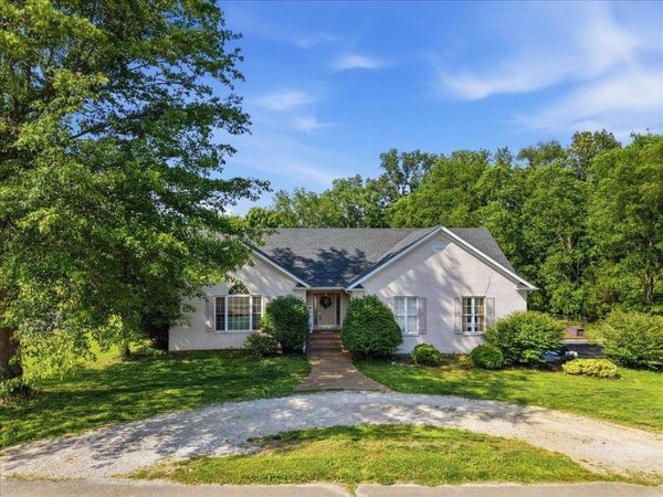 130 Hilldale Avenue , Bowling Green, KY 42104
