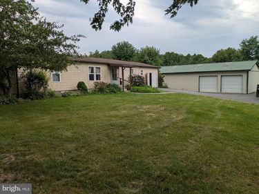 4 KANSAS ROAD , LANDISBURG, PA 17040