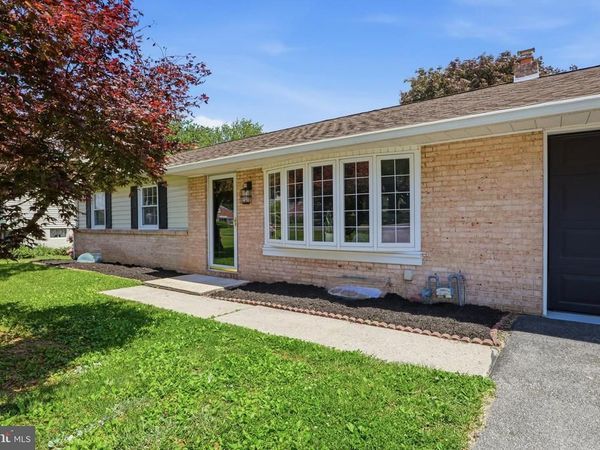 1825 POWDER MILL ROAD, YORK, PA 17402