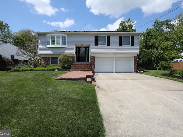 47 HERITAGE ROAD, MARLTON, NJ 08053