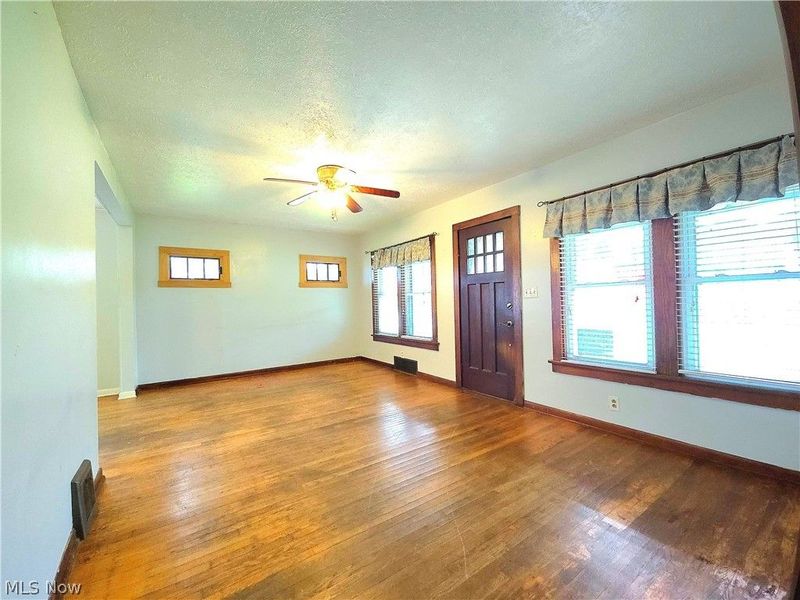 821 Cleveland Road, Ravenna, OH 44266 Photo 6