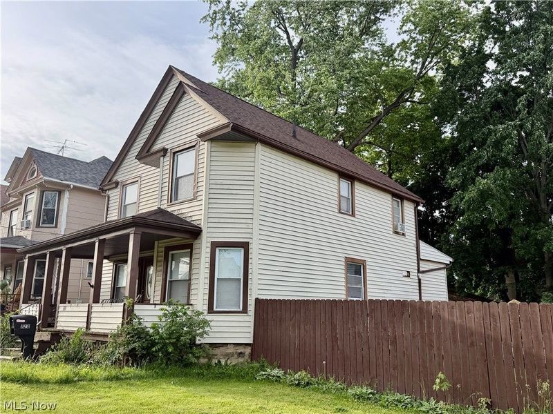 828 Broad Street, Elyria, OH 44035 Photo 4