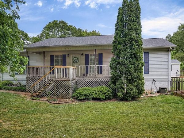 3702 Bartlett Rd, Cookeville, TN 38506