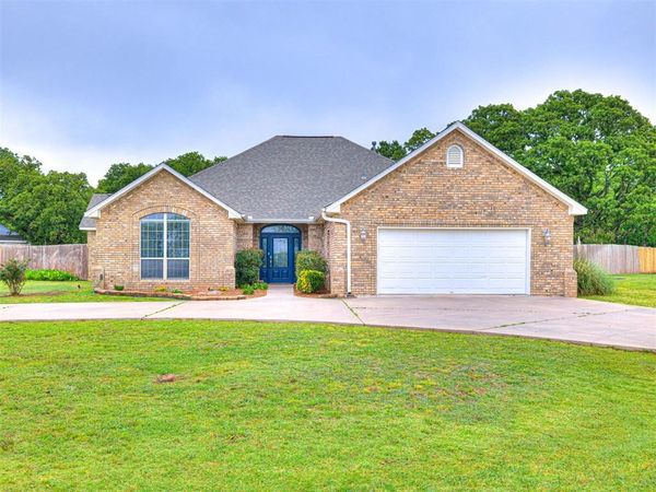 101 Huntington Court, Shawnee, OK 74801