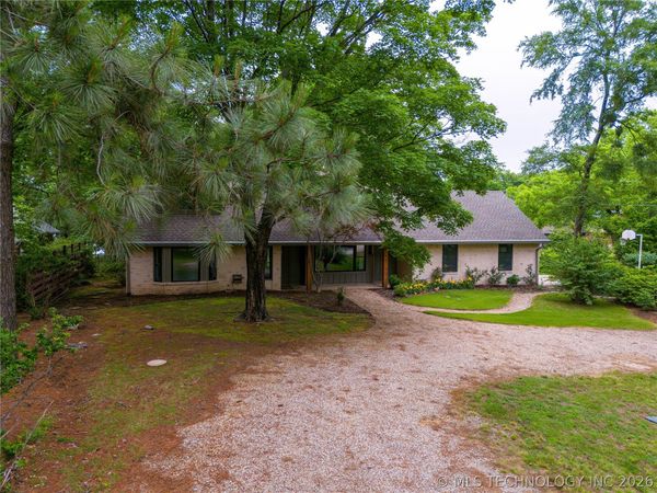 560 N 4395 , Pryor, OK 74361