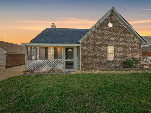 2799 MARYLAND DR W, Memphis, TN 38133