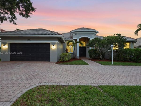 1836 NW 139th Ave , Pembroke Pines, FL 33028