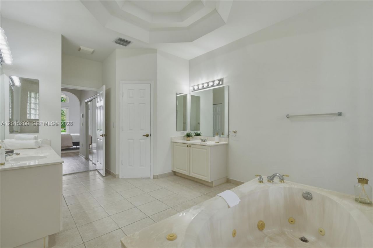 1836 NW 139th Ave , Pembroke Pines, FL 33028 Photo