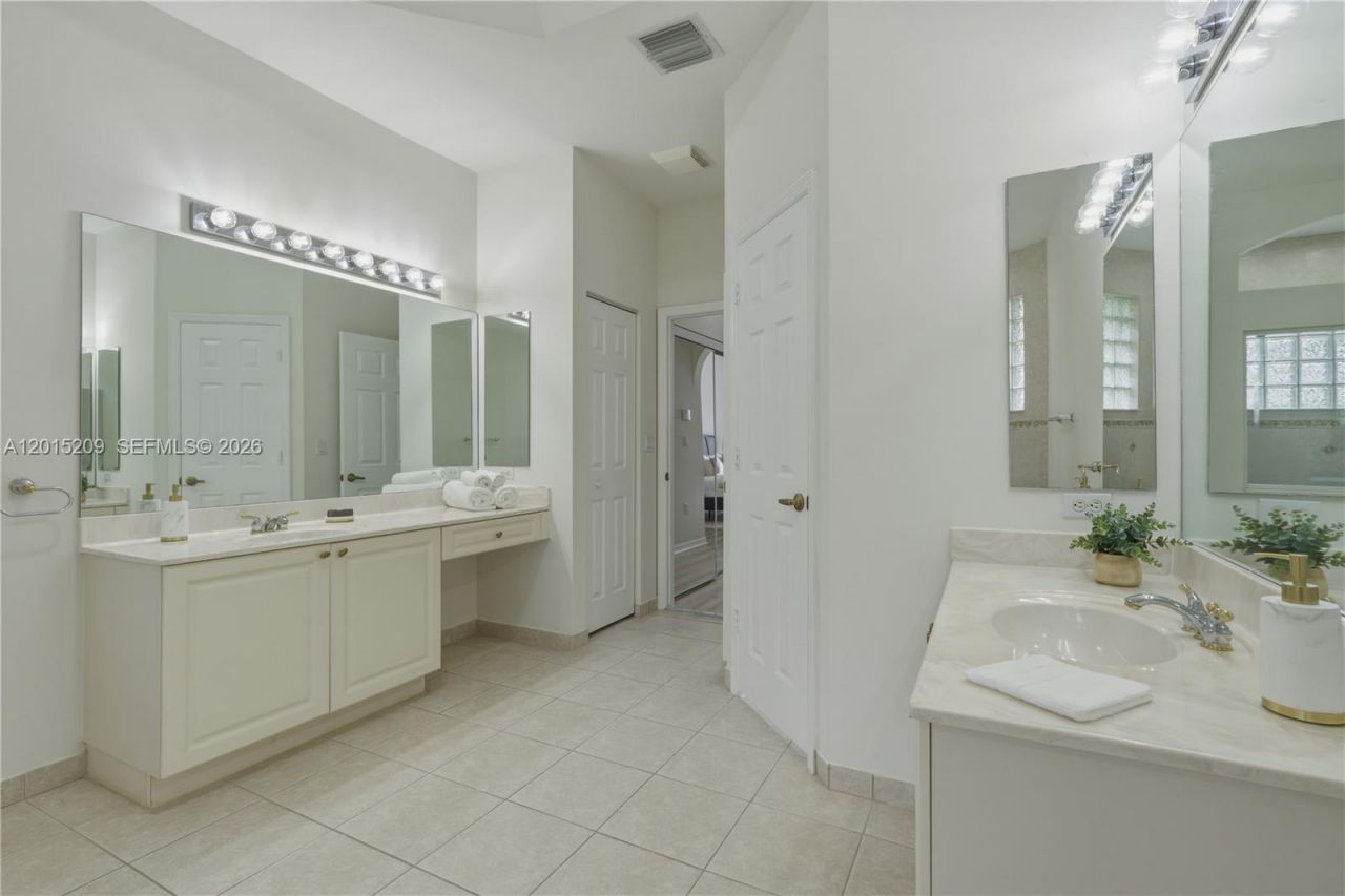1836 NW 139th Ave , Pembroke Pines, FL 33028 Photo