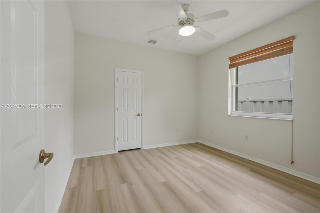 1836 NW 139th Ave , Pembroke Pines, FL 33028 Photo