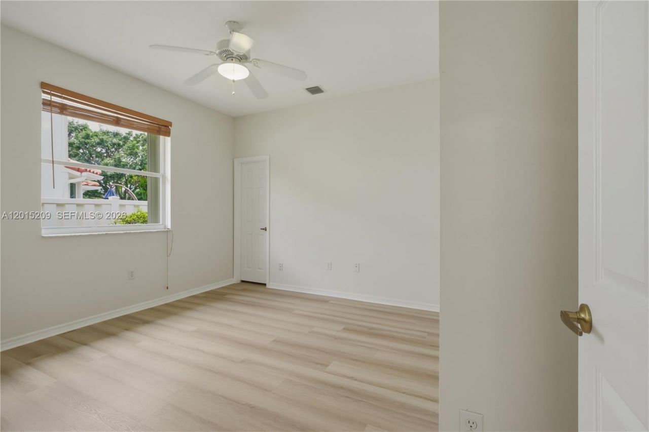 1836 NW 139th Ave , Pembroke Pines, FL 33028 Photo