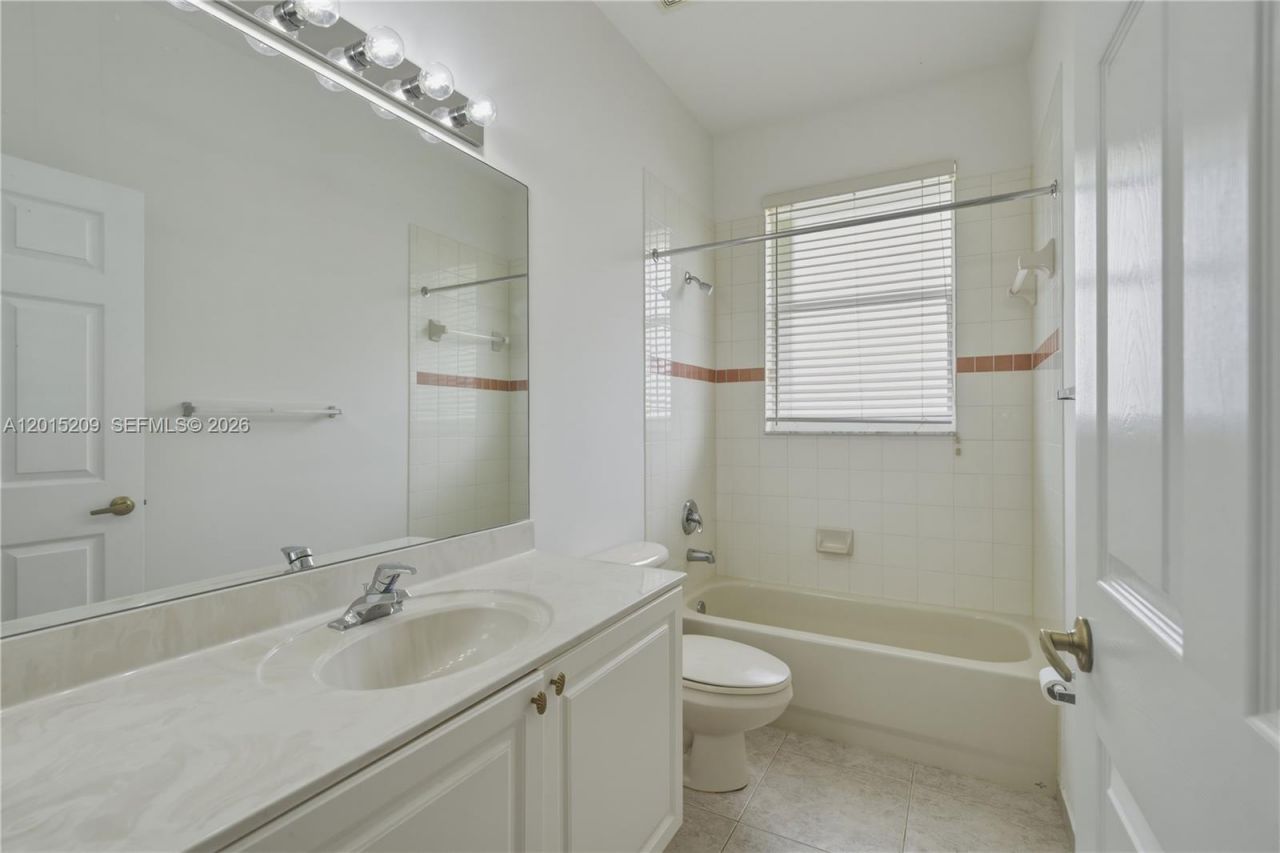 1836 NW 139th Ave , Pembroke Pines, FL 33028 Photo