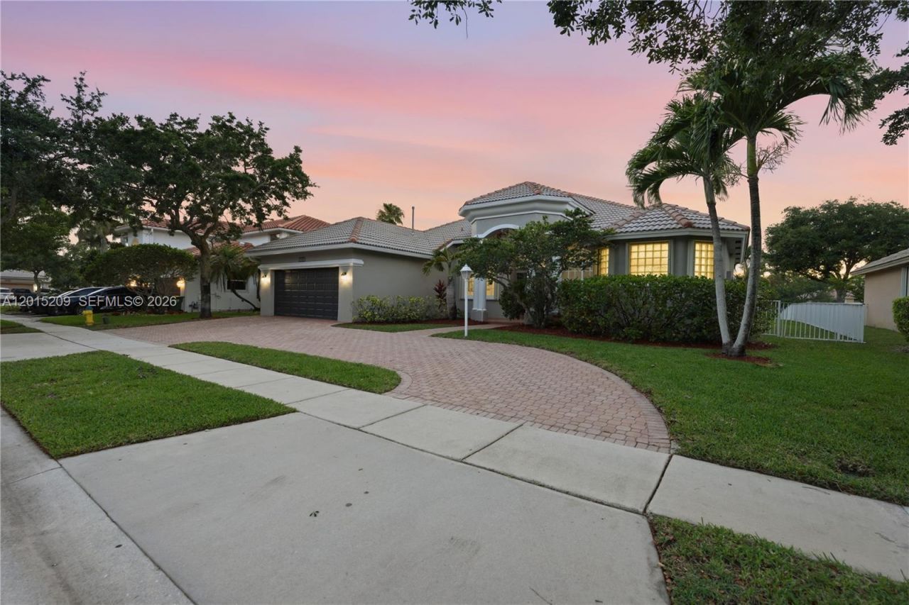 1836 NW 139th Ave , Pembroke Pines, FL 33028 Photo