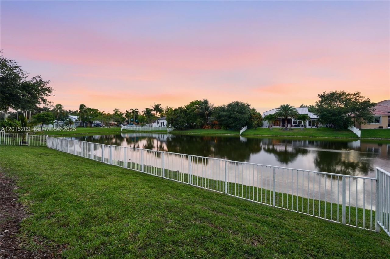 1836 NW 139th Ave , Pembroke Pines, FL 33028 Photo