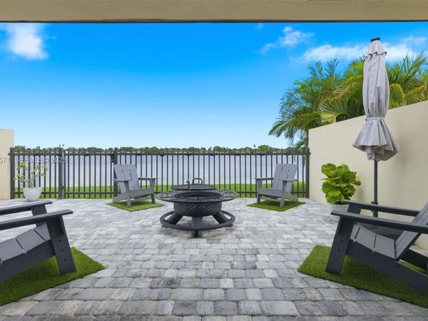 19009 NW 64th Ct, Hialeah, FL 33015