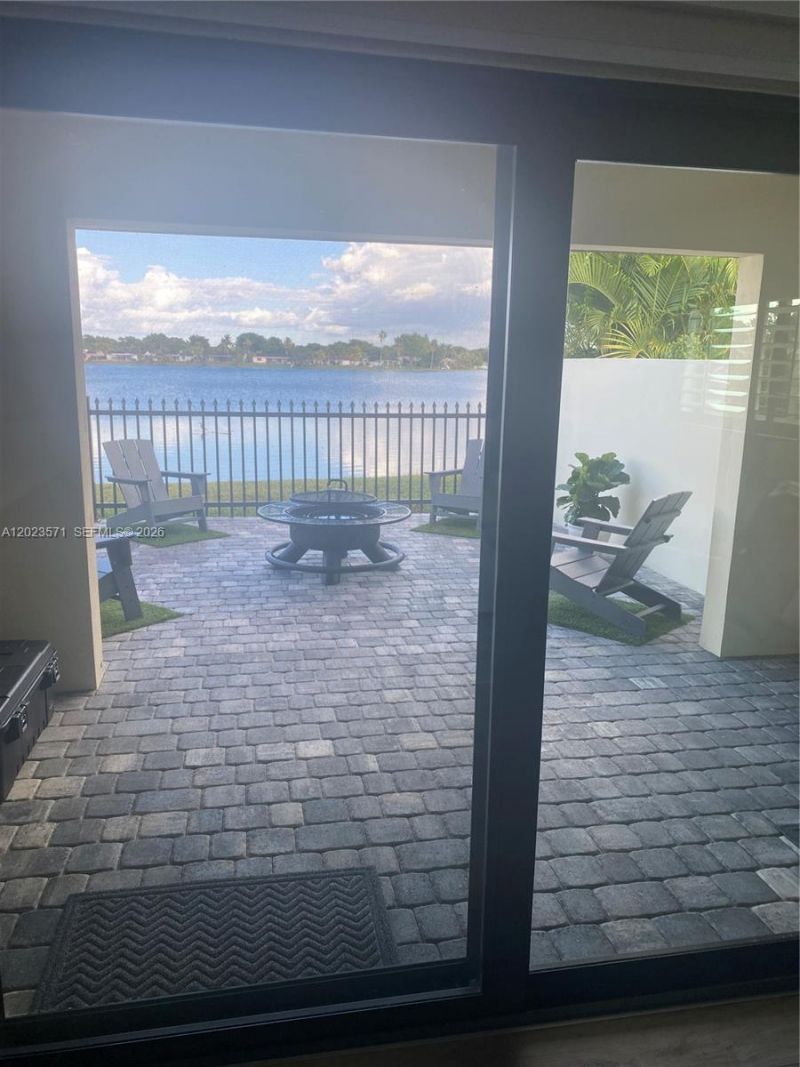 19009 NW 64th Ct , Hialeah, FL 33015 Photo