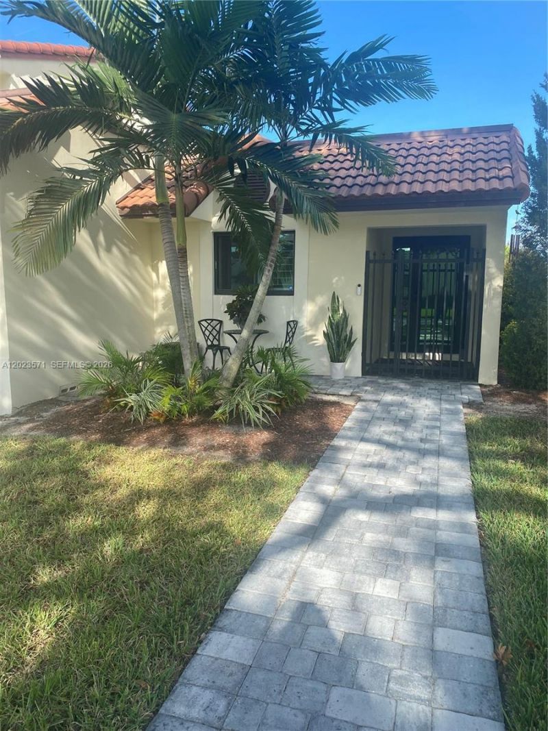19009 NW 64th Ct , Hialeah, FL 33015 Photo