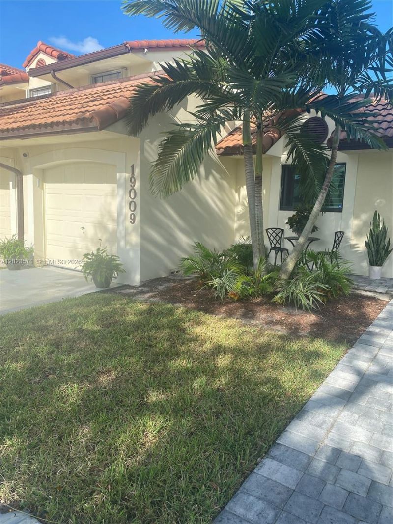 19009 NW 64th Ct , Hialeah, FL 33015 Photo