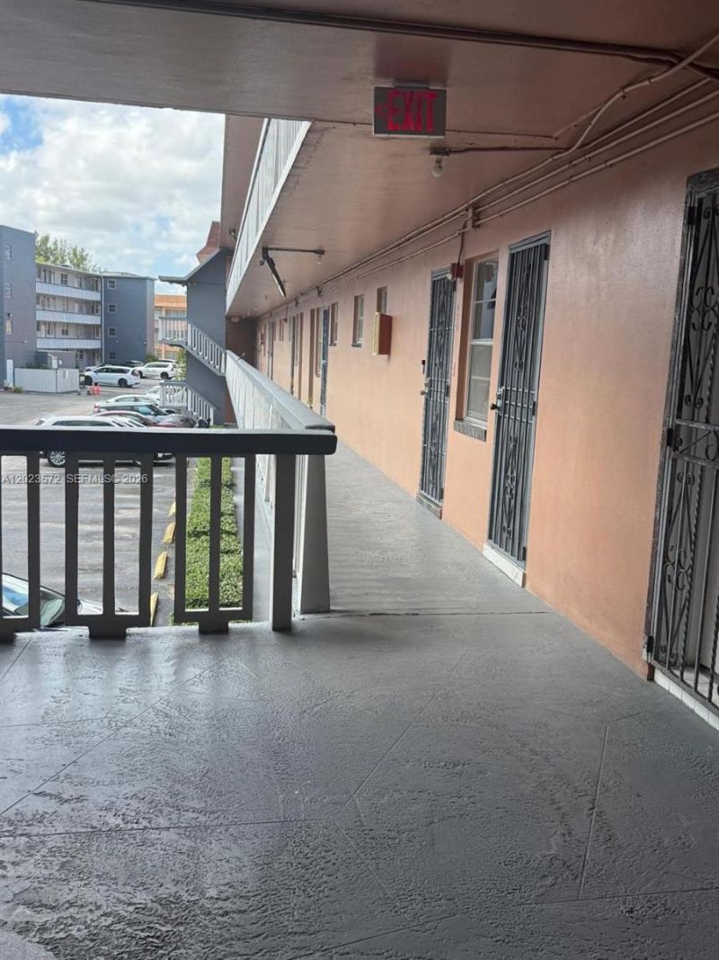 18555 NE 14th Ave, Unit 615A, Miami, FL 33179 Photo