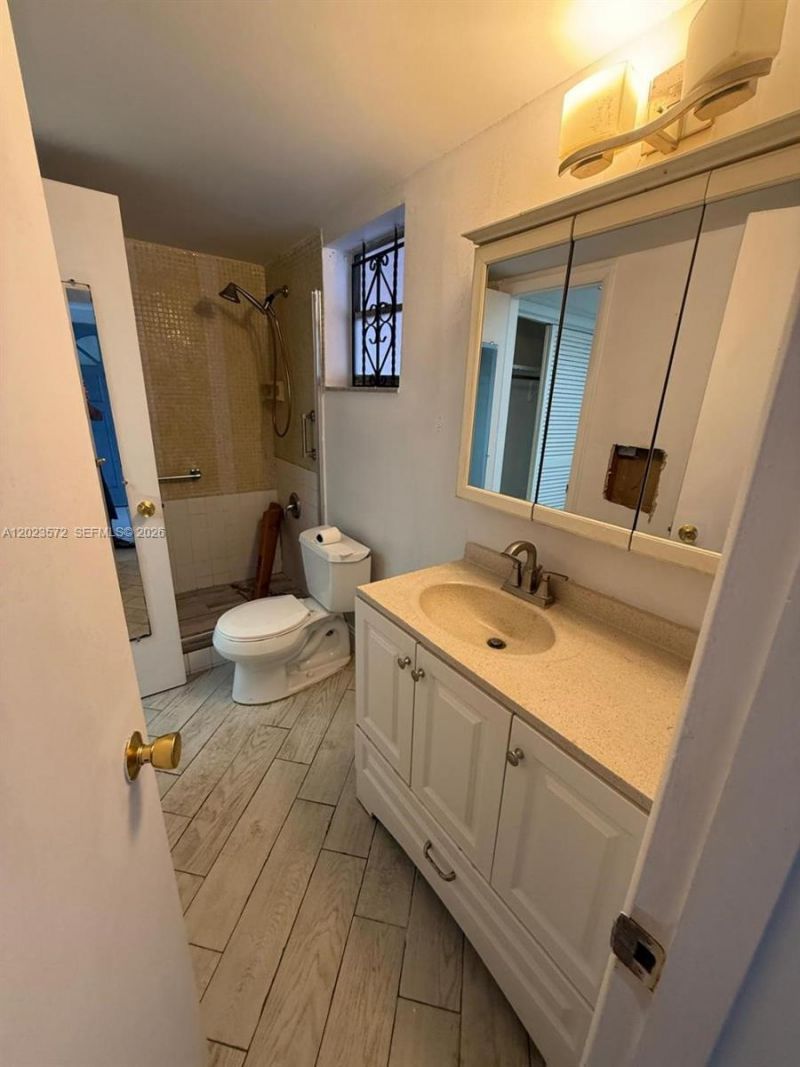 18555 NE 14th Ave, Unit 615A, Miami, FL 33179 Photo