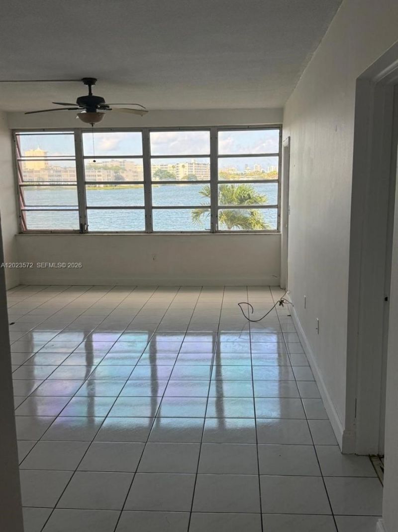 18555 NE 14th Ave, Unit 615A, Miami, FL 33179 Photo