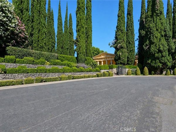 2021 W, Merced, CA 95340