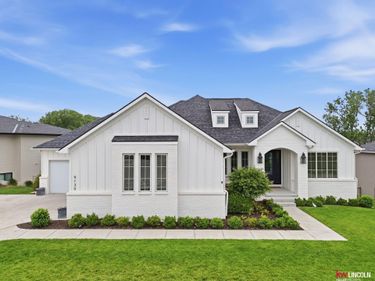 9130 Rattlesnake Road , Lincoln, NE 68520