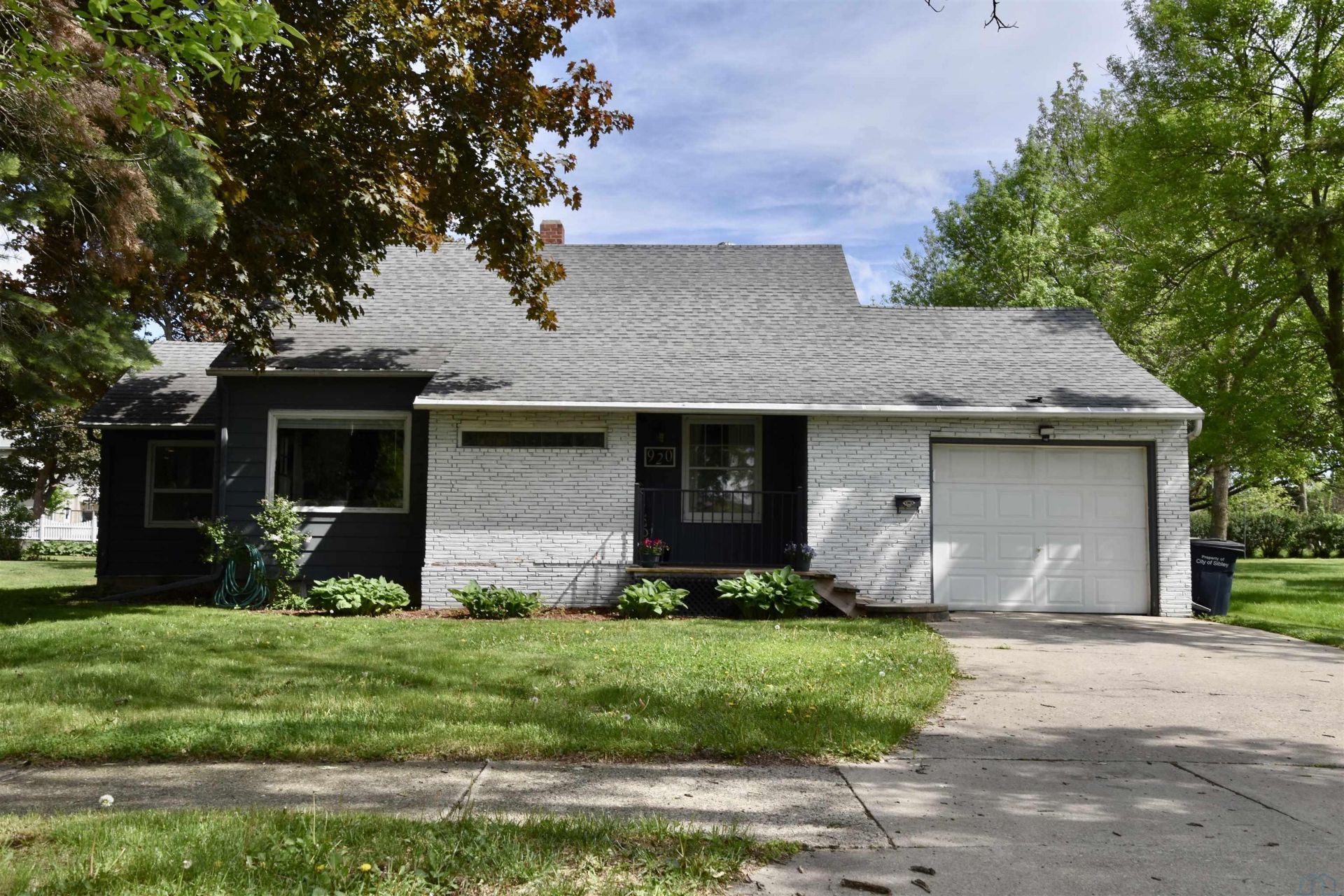 920 8th St, Sibley, IA 51249 Main Photo