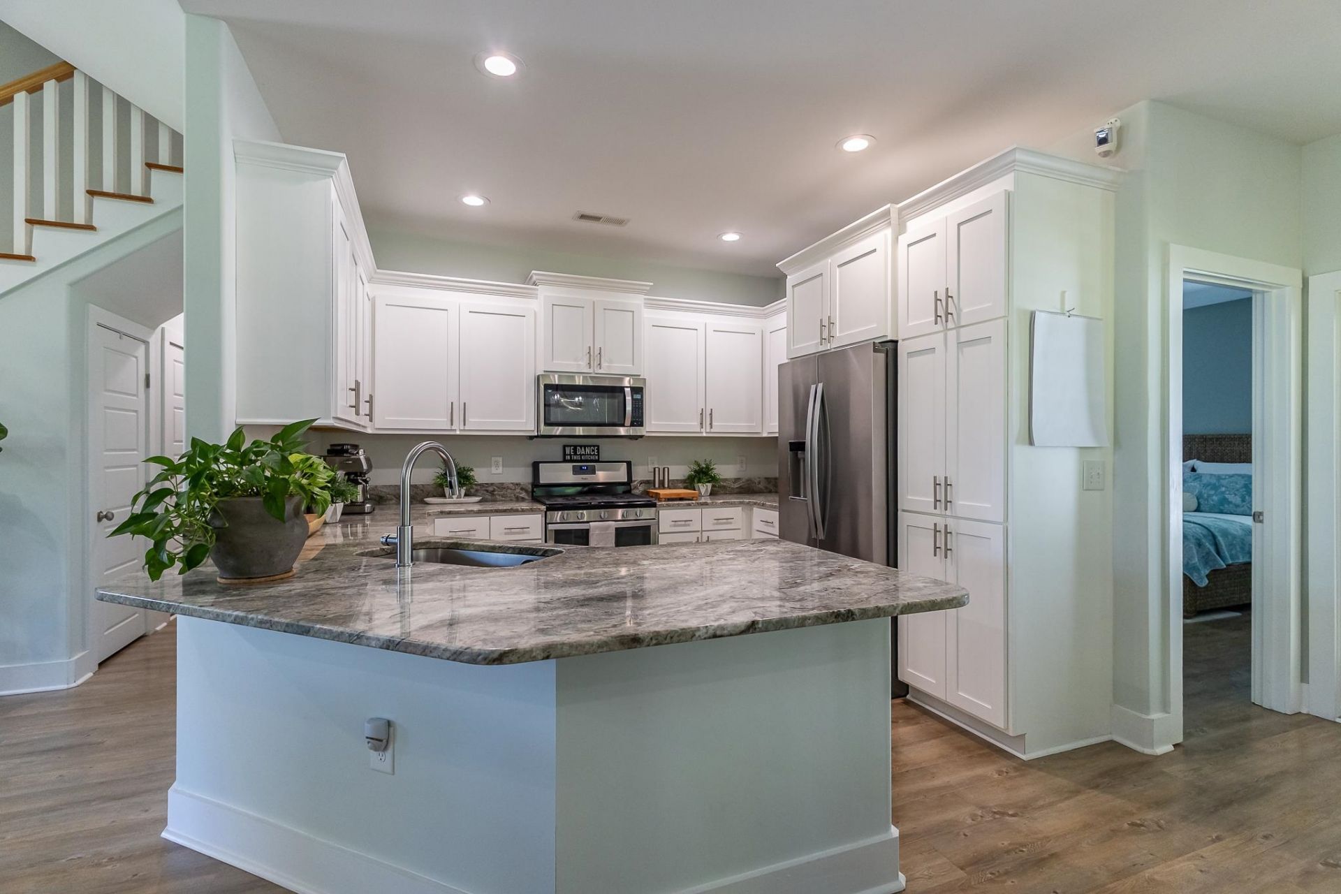 361 Waties Dr. Photo 17