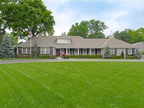 8446 Linden Lane, Prairie Village, KS 66207