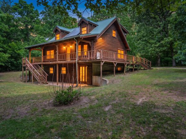21643 Lawrence 1040 , Pierce City, MO 65723