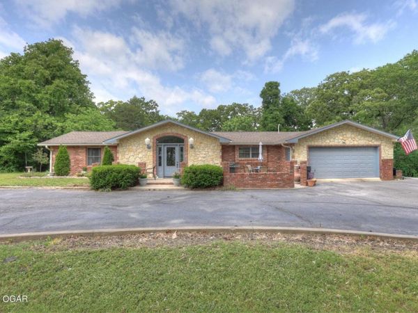 971 S Country Club Road , Carthage, MO 64836
